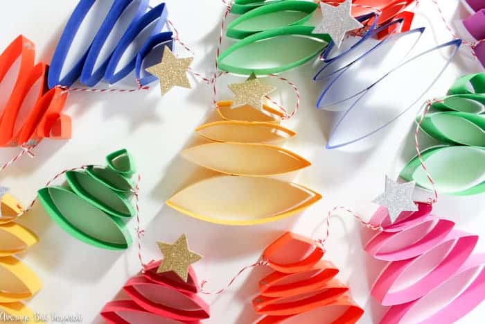 Paper-Christmas-Trees-Garland-4295